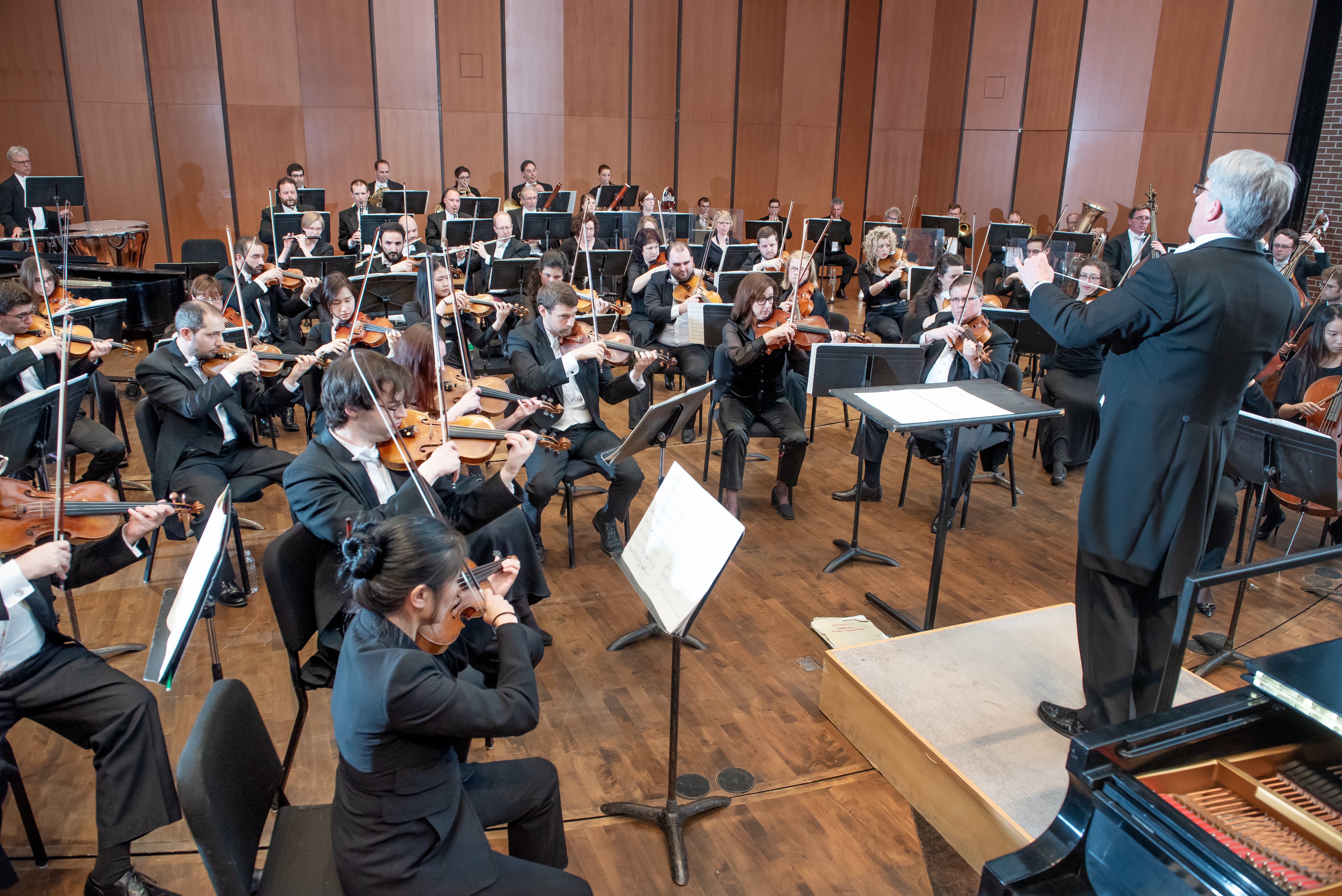 Timothy Muffitt conducting LSO